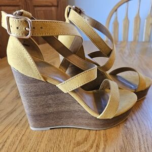 *4 For💲30* Women's Mustard Yellow Wedge Sandals